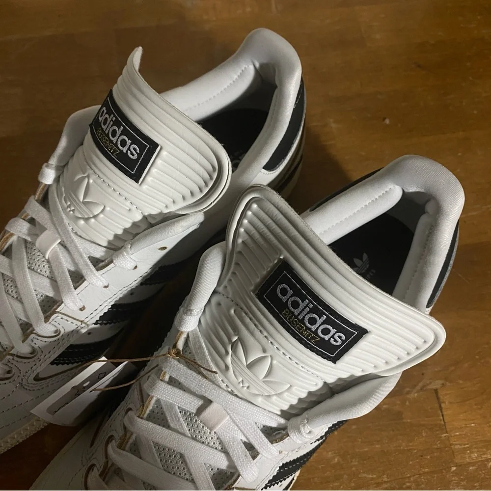 adidas dennis busenitz White Leather Black Off White Skateboarding - Size 9.5